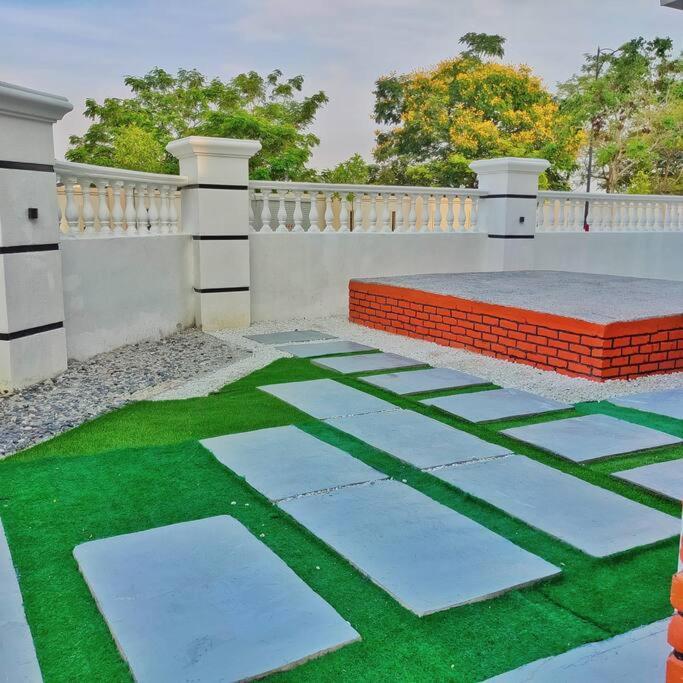3 Storey Swimming Pool&Projector House Setia Alam ชาห์อาลัม ภายนอก รูปภาพ