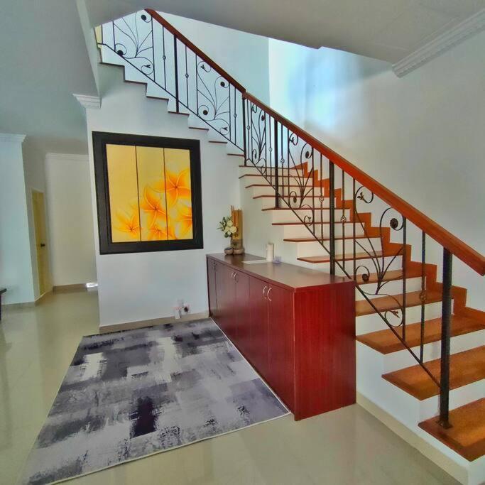3 Storey Swimming Pool&Projector House Setia Alam ชาห์อาลัม ภายนอก รูปภาพ