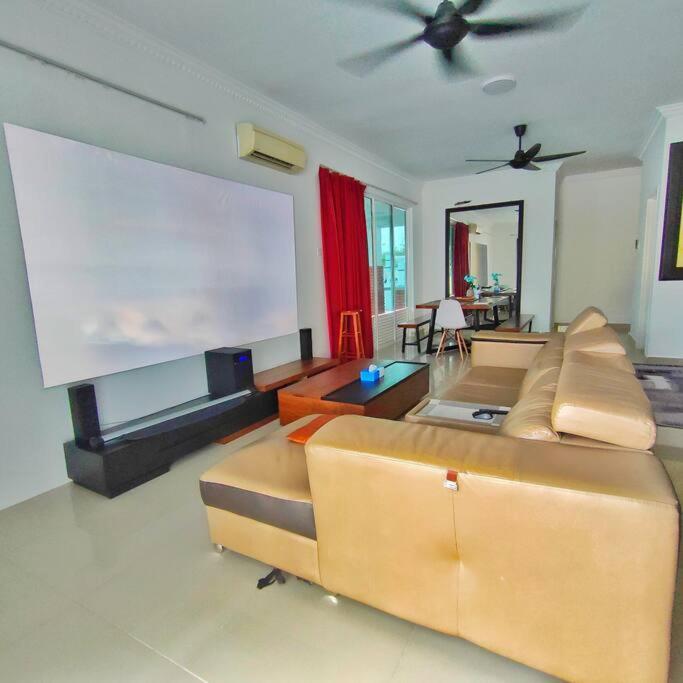 3 Storey Swimming Pool&Projector House Setia Alam ชาห์อาลัม ภายนอก รูปภาพ